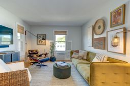 2057 Middle Street photo 4