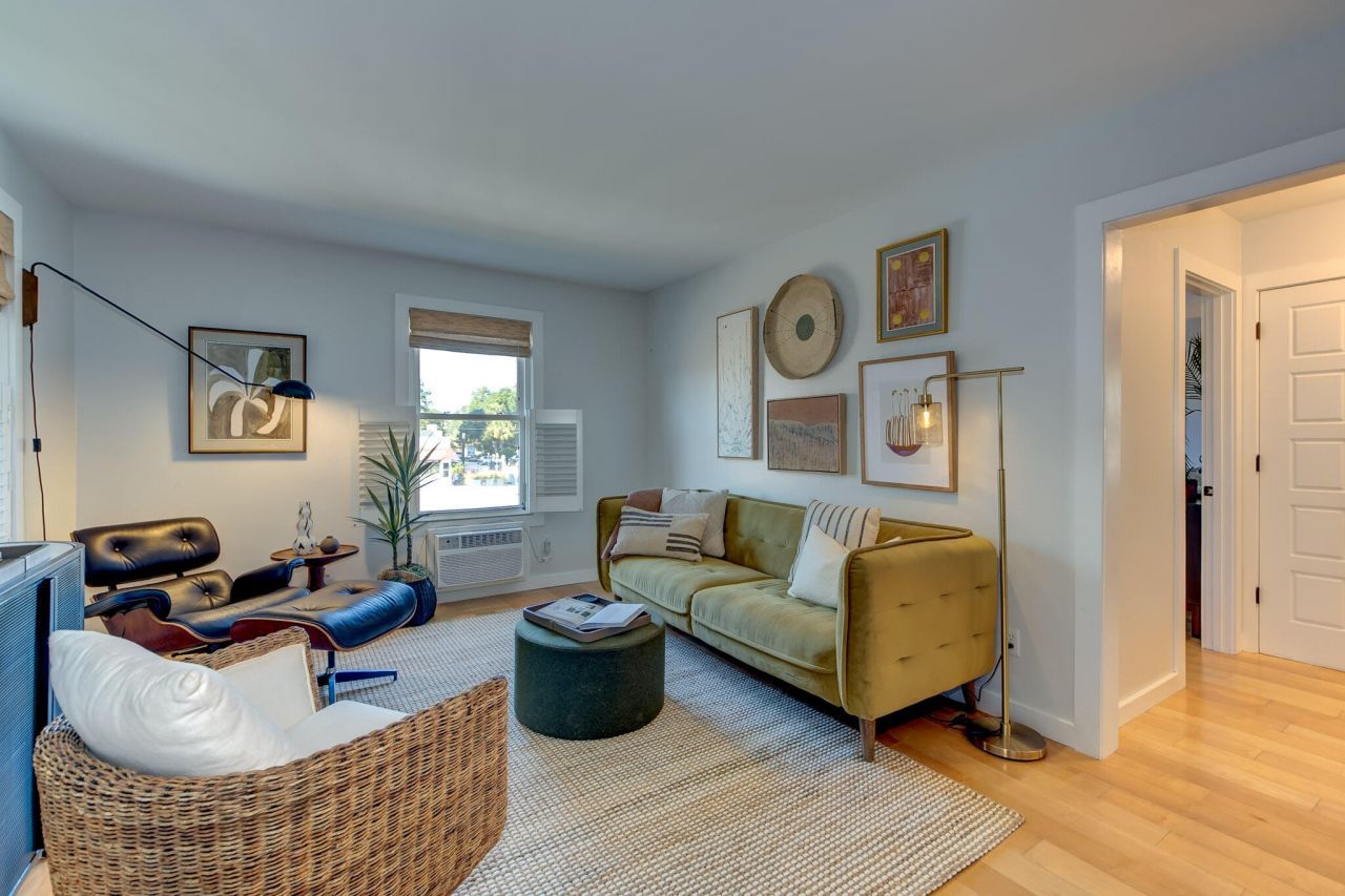 2057 Middle Street Photo 5