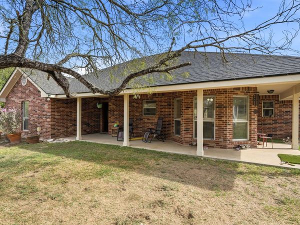 195 Cheyenne, Kingsbury, TX 78638