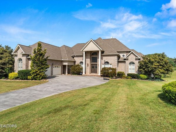 2330 Southern Shade Blvd, Knoxville, TN 37932