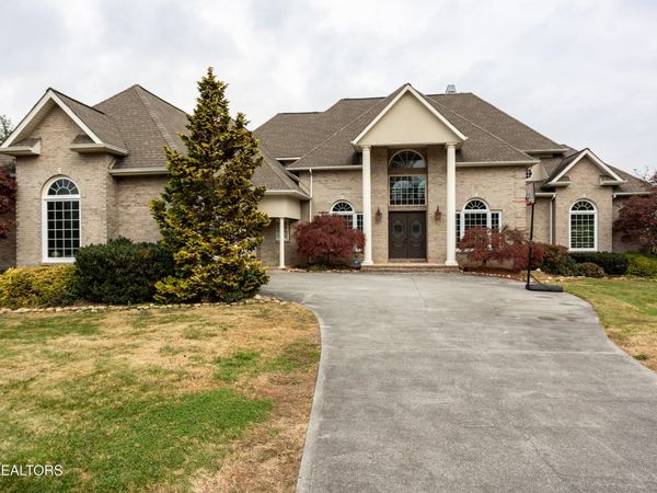 2330 Southern Shade Blvd, Knoxville, TN 37932