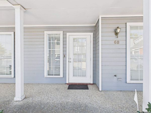 160 Ocean Dr, Unit #6B, Baton Rouge, LA 70806