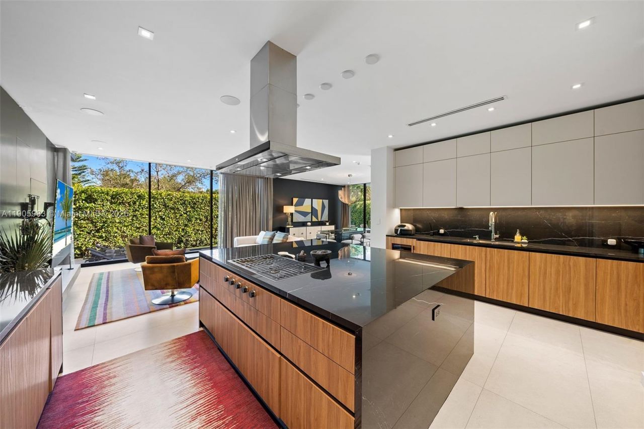 Please Call For Address, Miami Beach, FL 33140 Photo