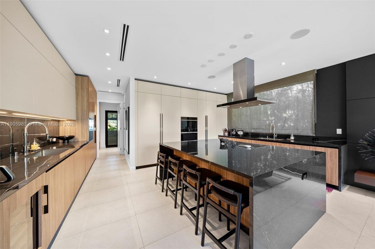 Please Call For Address, Miami Beach, FL 33140 Photo