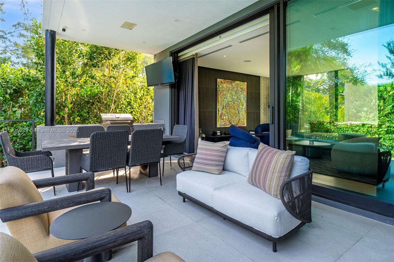 Please Call For Address, Miami Beach, FL 33140 Photo