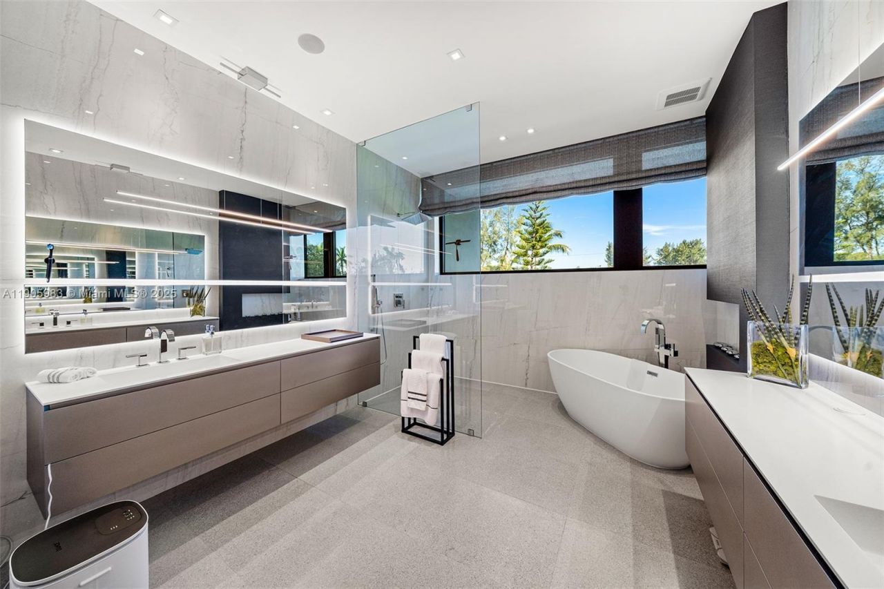 Please Call For Address, Miami Beach, FL 33140 Photo