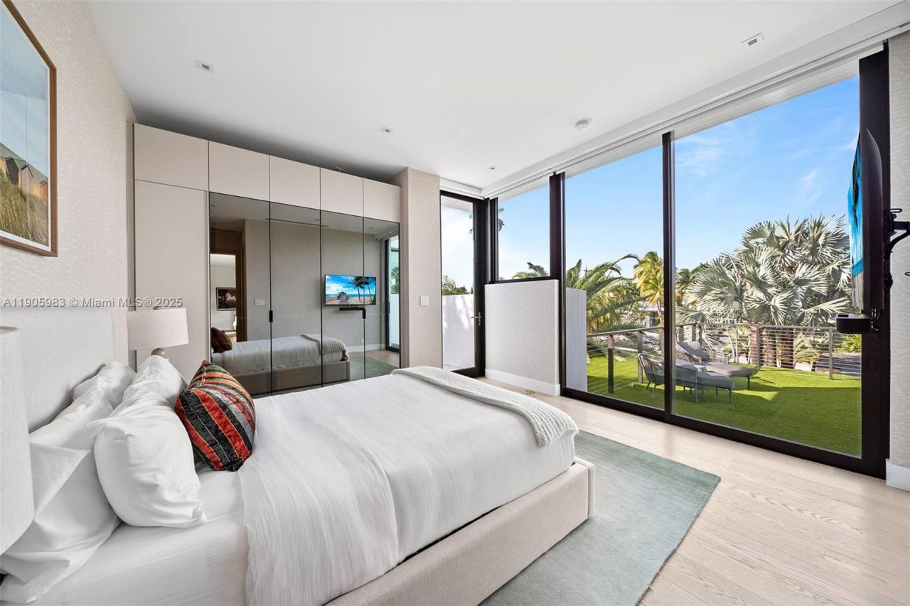 Please Call For Address, Miami Beach, FL 33140 Photo
