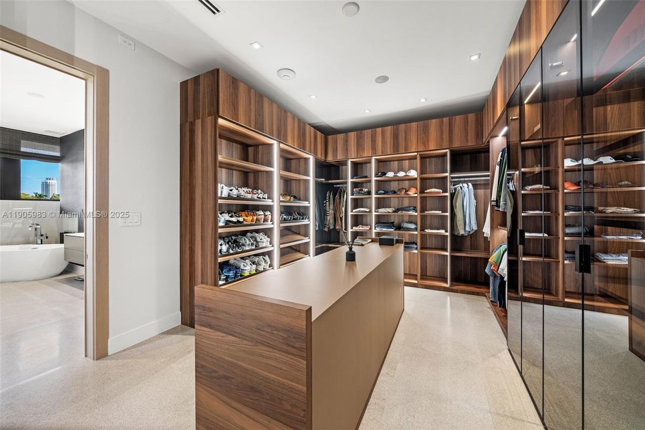 Please Call For Address, Miami Beach, FL 33140 Photo