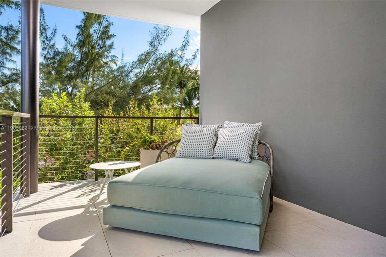 Please Call For Address, Miami Beach, FL 33140 Photo