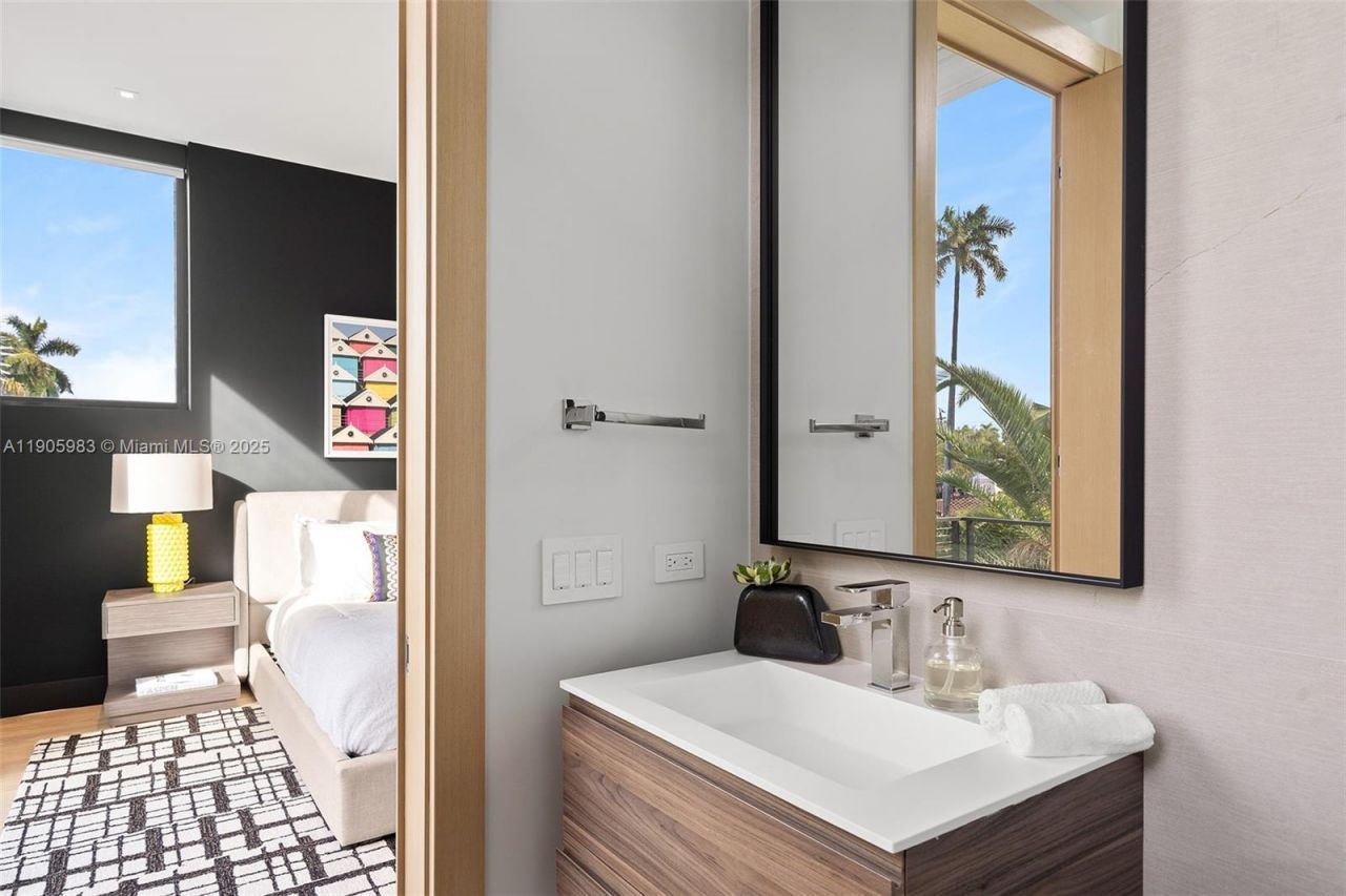 Please Call For Address, Miami Beach, FL 33140 Photo
