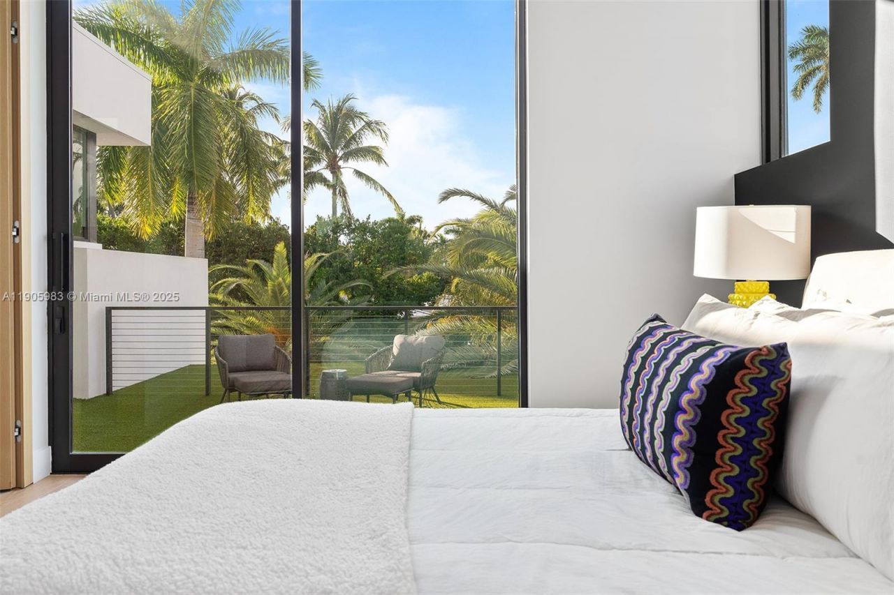 Please Call For Address, Miami Beach, FL 33140 Photo