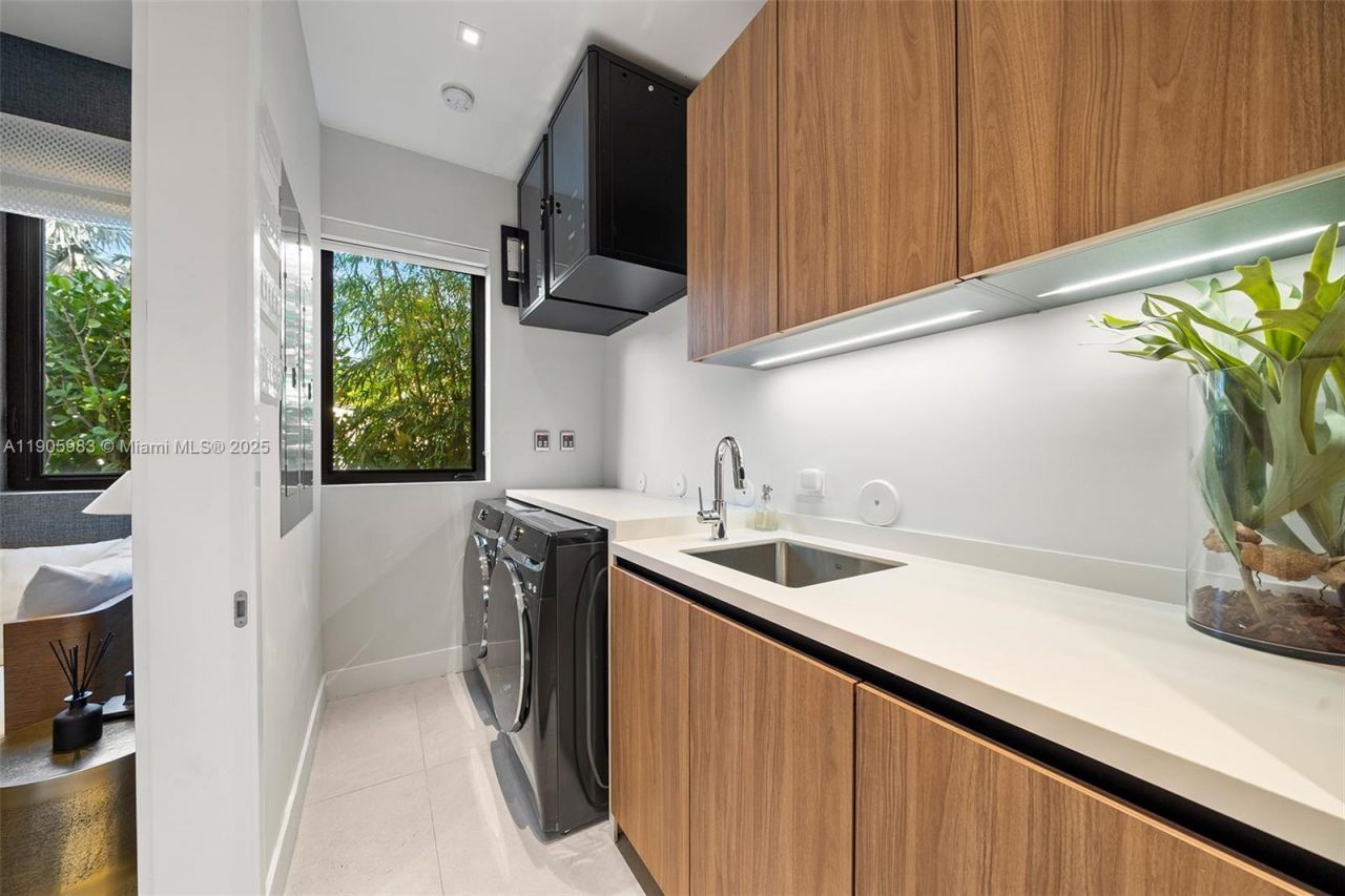 Please Call For Address, Miami Beach, FL 33140 Photo