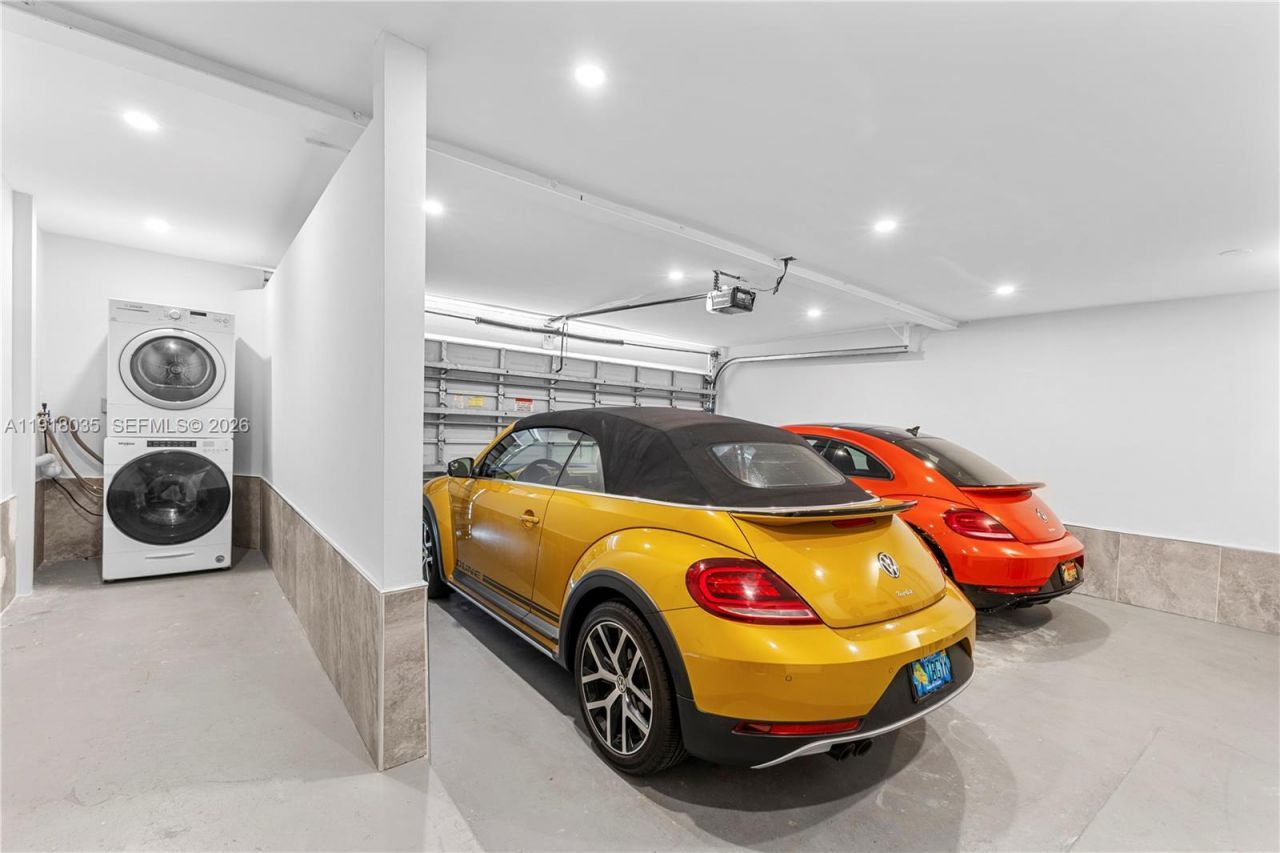 8910 NE 9th Ct, Miami, FL 33138 Photo