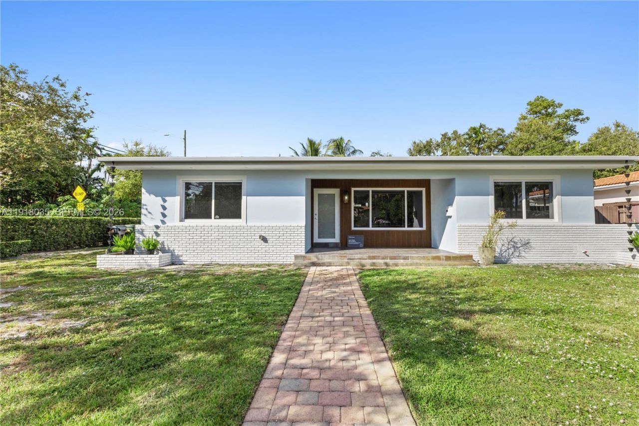 8910 NE 9th Ct, Miami, FL 33138 Photo