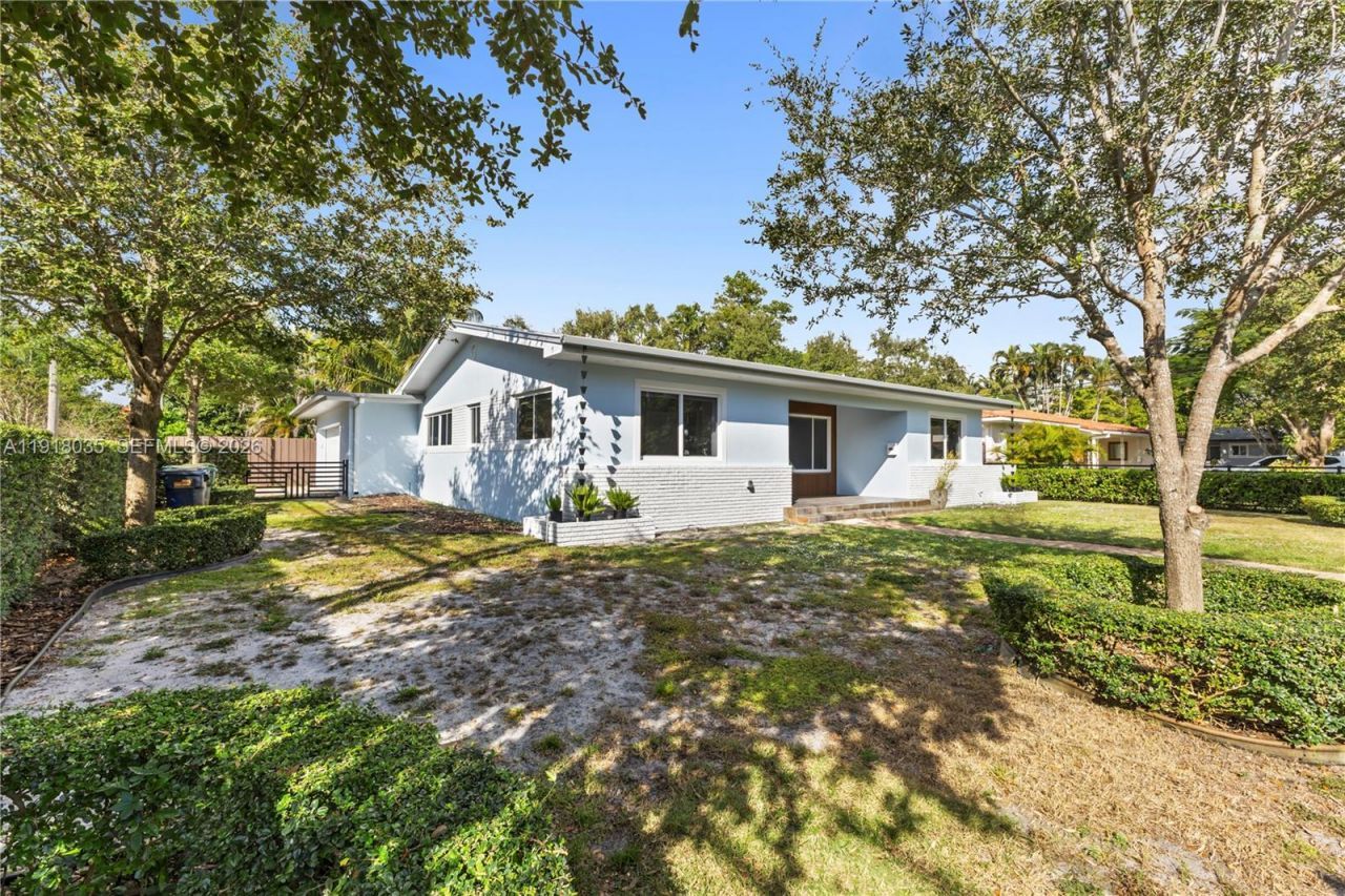 8910 NE 9th Ct, Miami, FL 33138 Photo