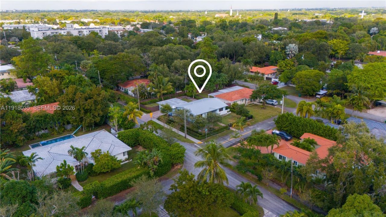 8910 NE 9th Ct, Miami, FL 33138 Photo