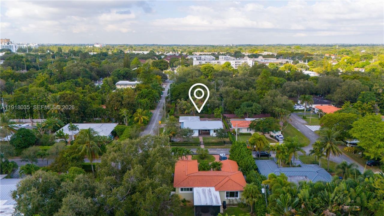 8910 NE 9th Ct, Miami, FL 33138 Photo