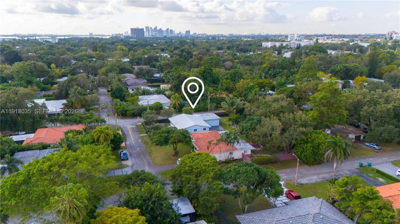 8910 NE 9th Ct, Miami, FL 33138 Photo