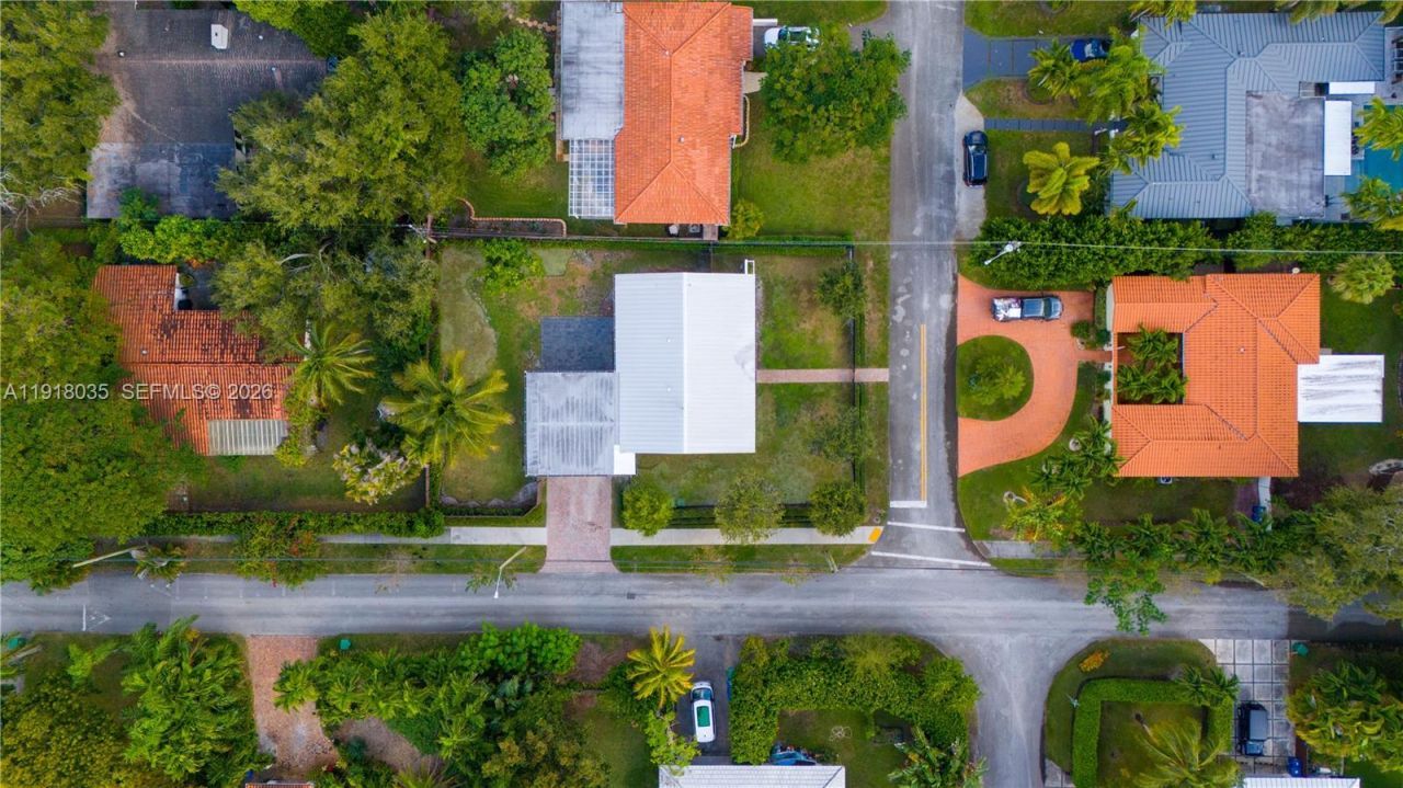 8910 NE 9th Ct, Miami, FL 33138 Photo