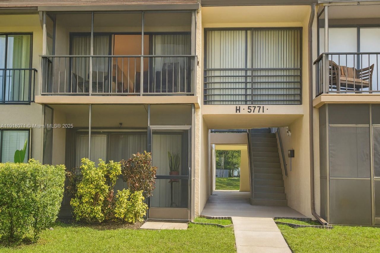 5771 Washington St, Unit H1, Hollywood, FL 33023 Photo
