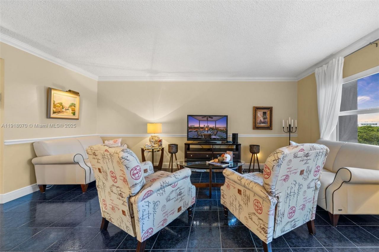 200 Diplomat Pkwy, Unit 732, Hallandale Beach, FL 33009 Photo