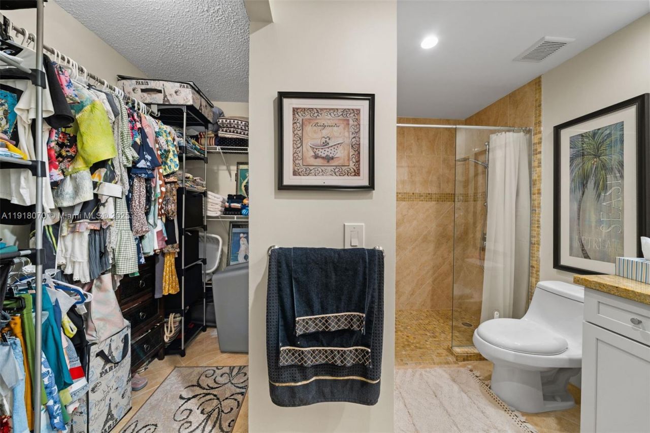 200 Diplomat Pkwy, Unit 732, Hallandale Beach, FL 33009 Photo