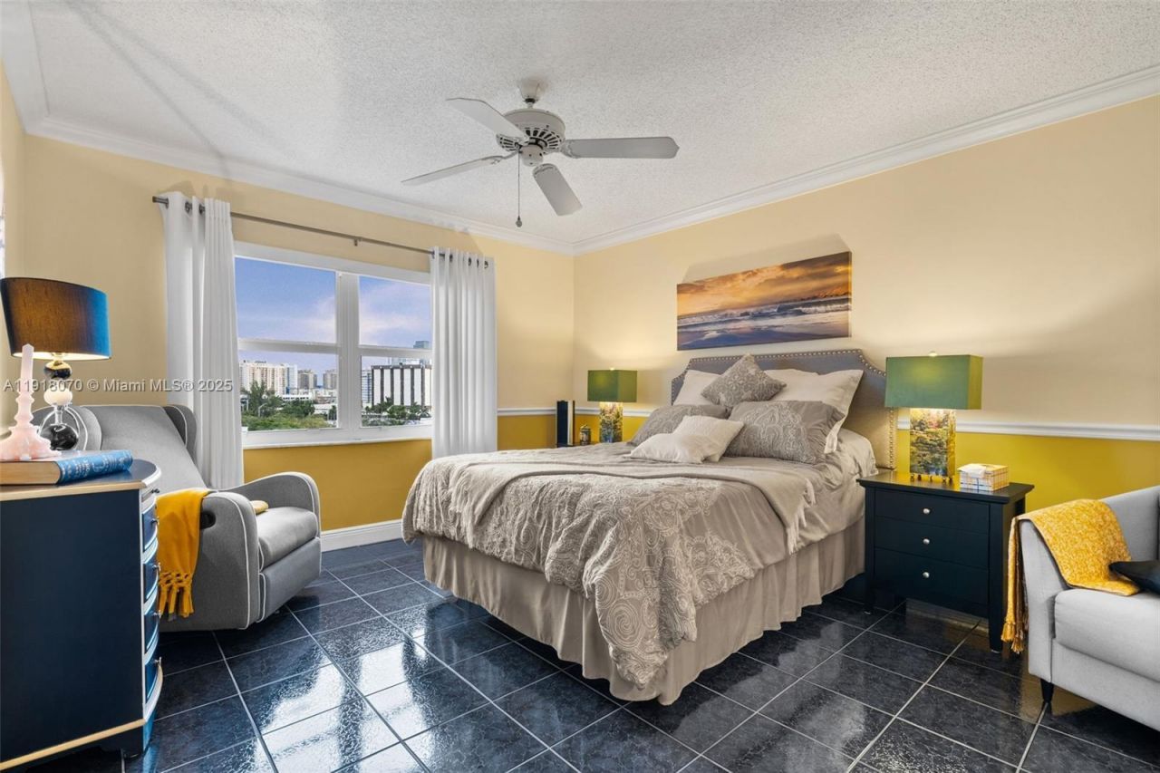 200 Diplomat Pkwy, Unit 732, Hallandale Beach, FL 33009 Photo