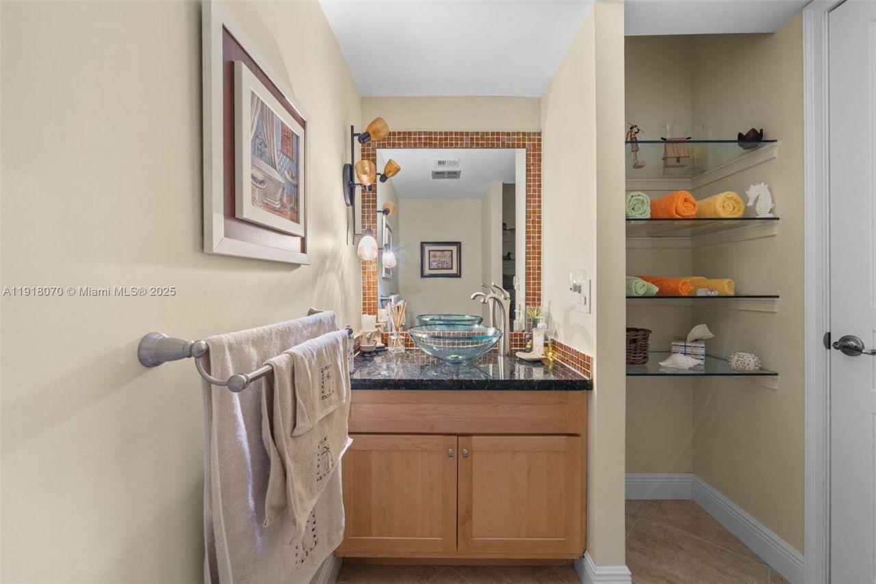 200 Diplomat Pkwy, Unit 732, Hallandale Beach, FL 33009 Photo