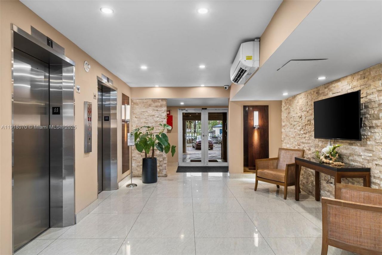 200 Diplomat Pkwy, Unit 732, Hallandale Beach, FL 33009 Photo