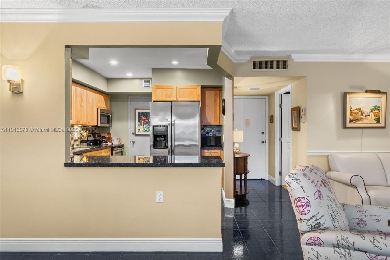 200 Diplomat Pkwy, Unit 732, Hallandale Beach, FL 33009 Photo