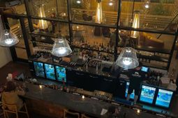 106 Grove Street photo 4