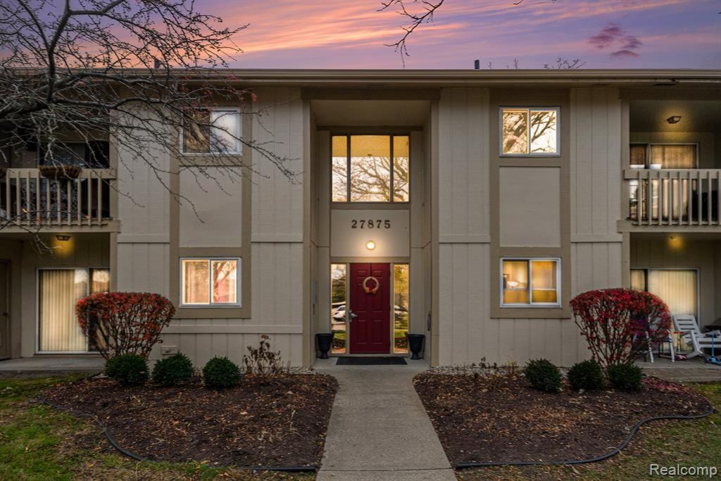 27875 Berrywood Lane, Farmington, MI 48334 Main Photo