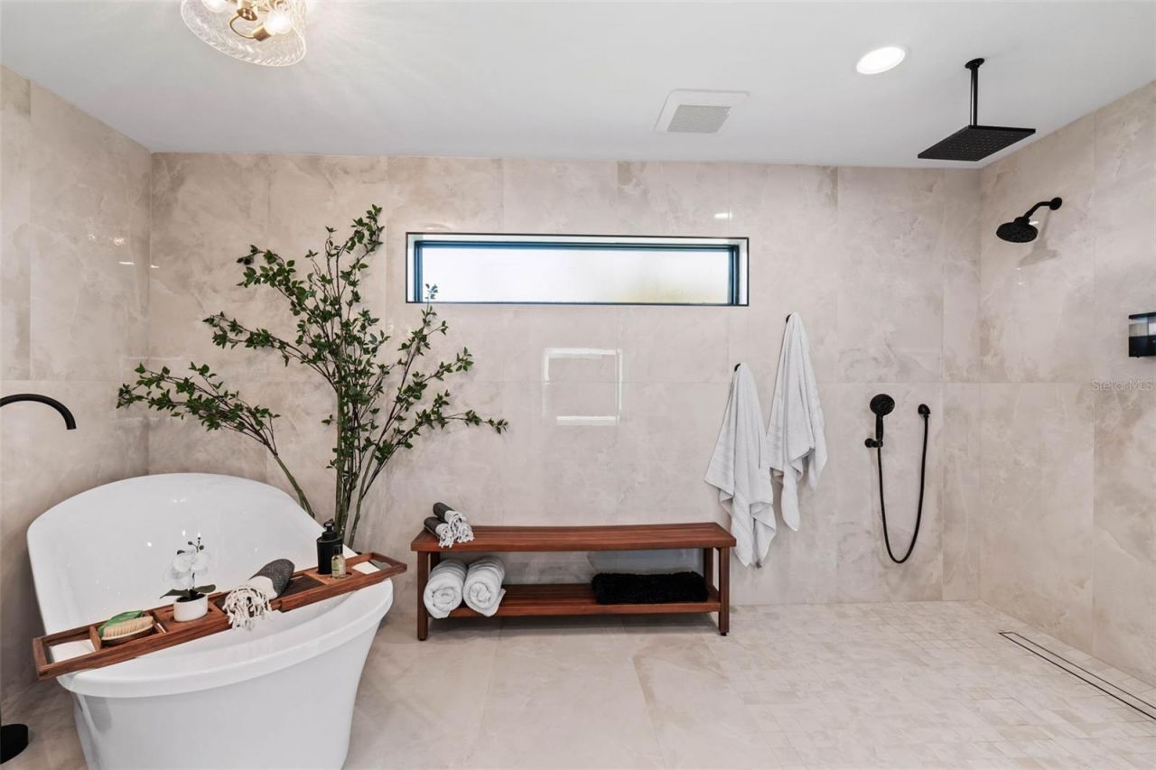 6742 Tequesta Drive, Seminole, FL 33777 Photo