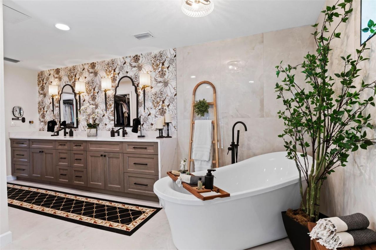 6742 Tequesta Drive, Seminole, FL 33777 Photo