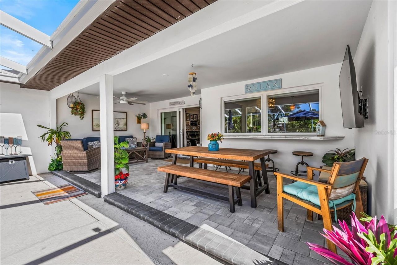 6742 Tequesta Drive, Seminole, FL 33777 Photo