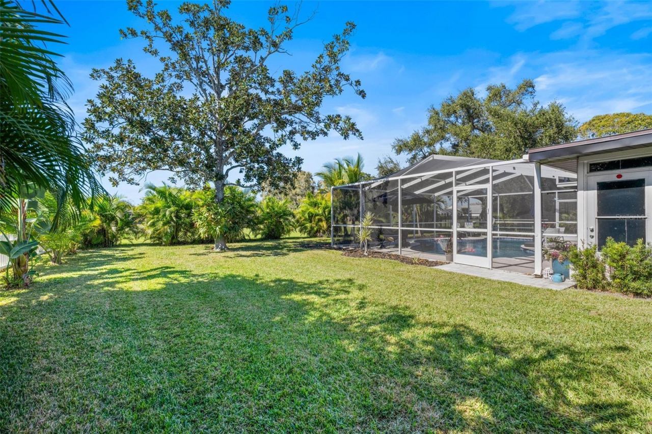 6742 Tequesta Drive, Seminole, FL 33777 Photo