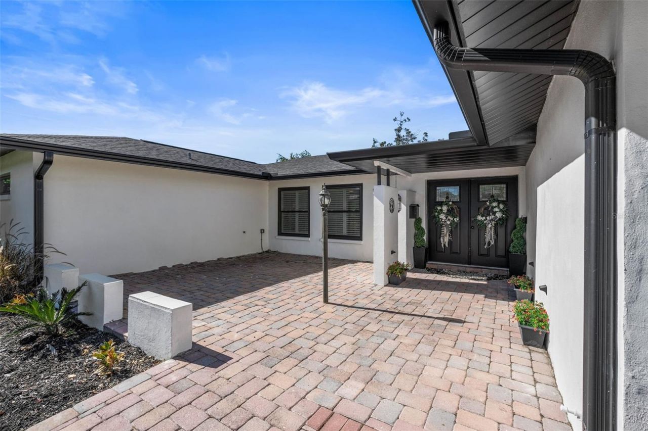 6742 Tequesta Drive, Seminole, FL 33777 Photo