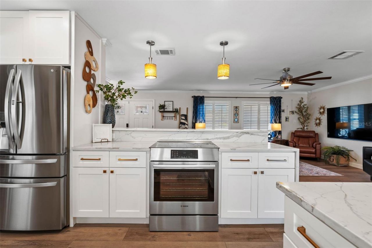 6742 Tequesta Drive, Seminole, FL 33777 Photo