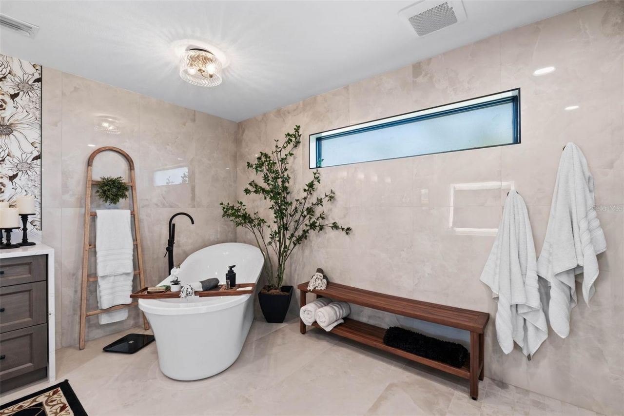 6742 Tequesta Drive, Seminole, FL 33777 Photo