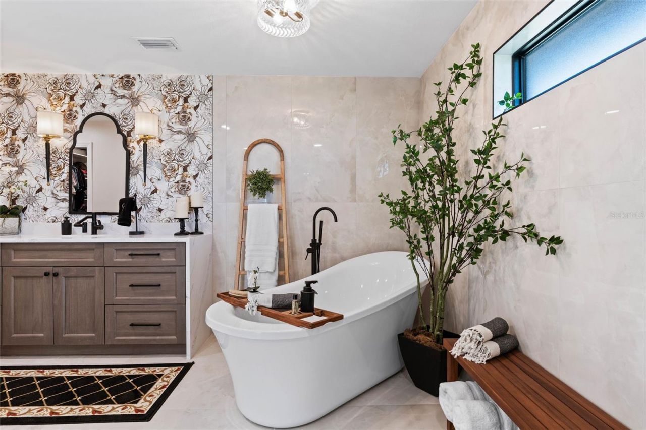 6742 Tequesta Drive, Seminole, FL 33777 Photo