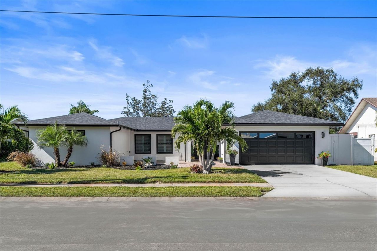 6742 Tequesta Drive, Seminole, FL 33777 Photo