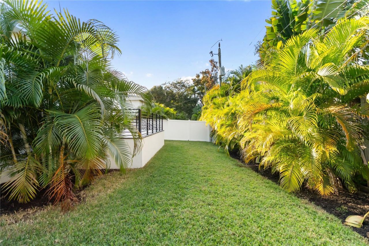 2355 Bahia Vista Street, Sarasota, FL 34239 Photo