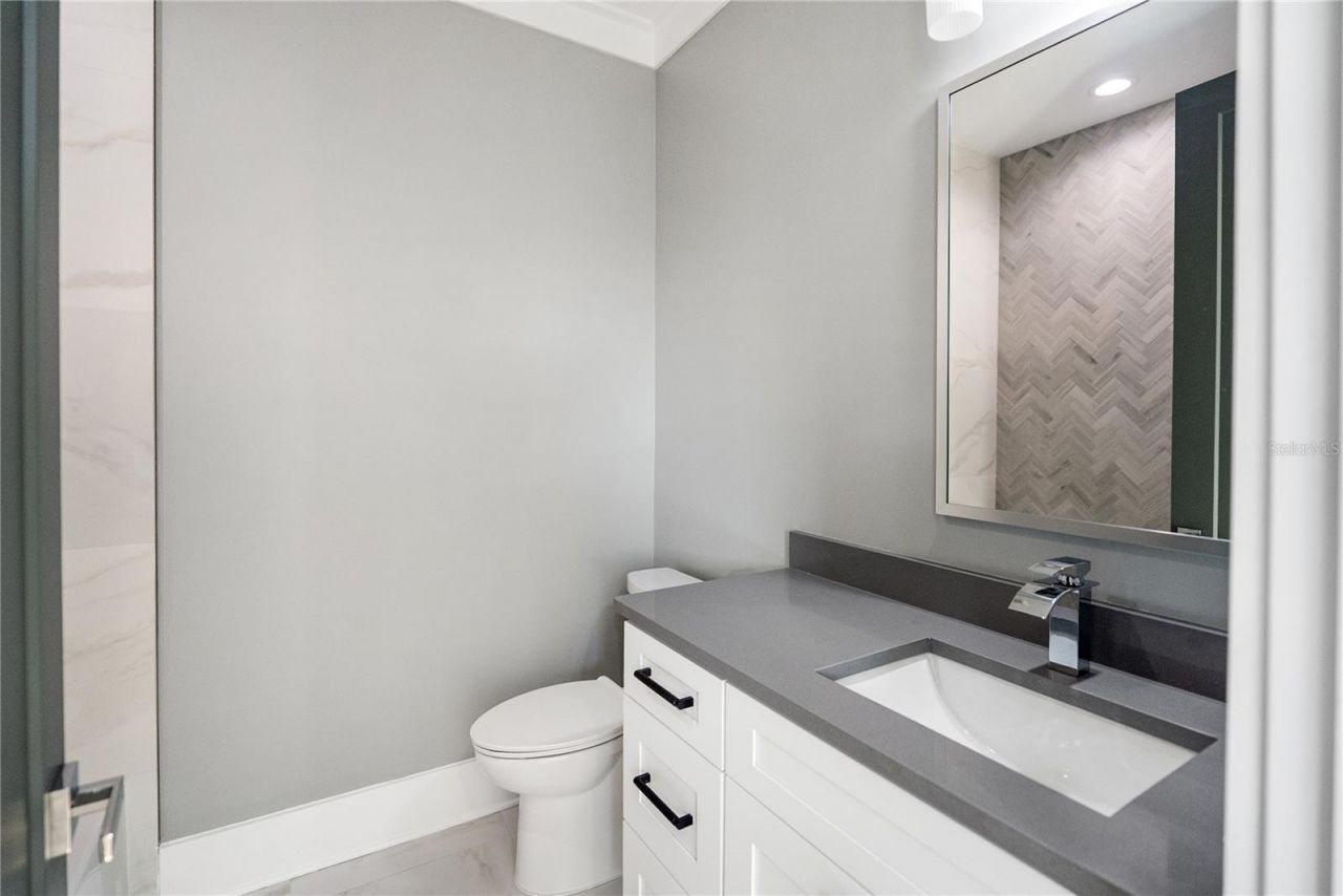 2355 Bahia Vista Street, Sarasota, FL 34239 Photo