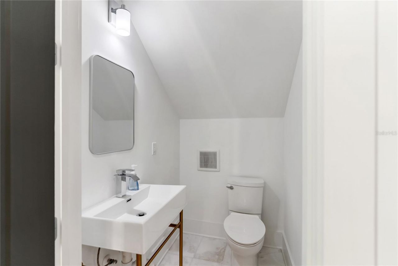 2355 Bahia Vista Street, Sarasota, FL 34239 Photo