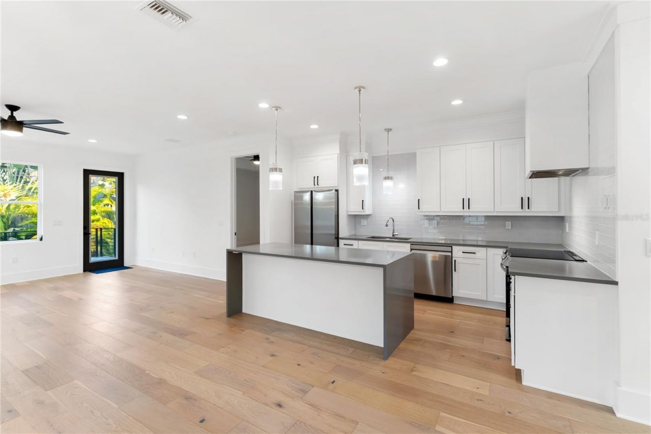 2355 Bahia Vista Street, Sarasota, FL 34239 Photo