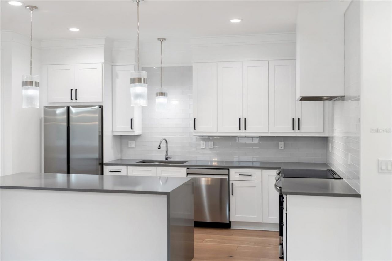 2355 Bahia Vista Street, Sarasota, FL 34239 Photo