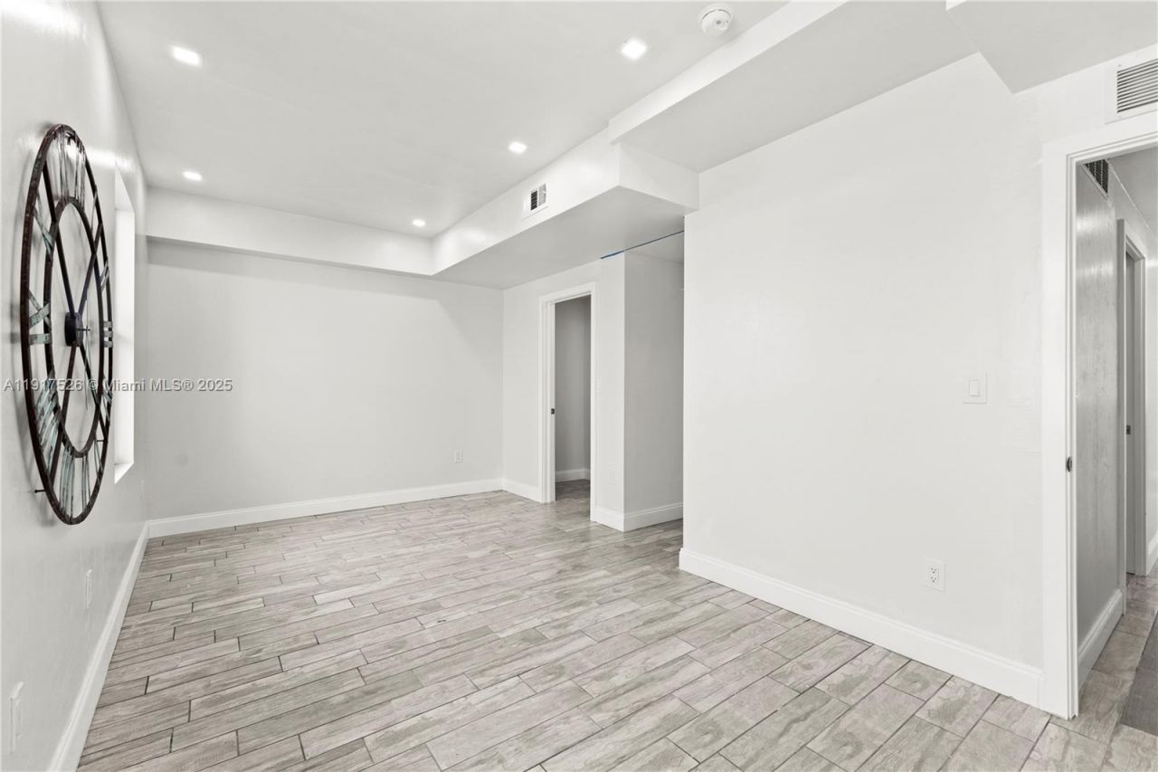 305 NW 58th St, Miami, FL 33127 Photo