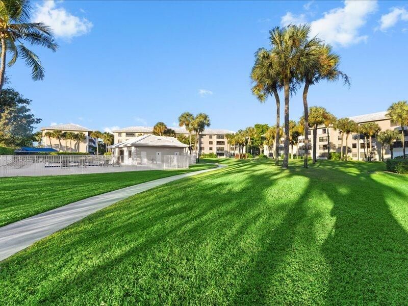 3501 Village Boulevard, Unit 406, West Palm Beach, FL 33409 Photo