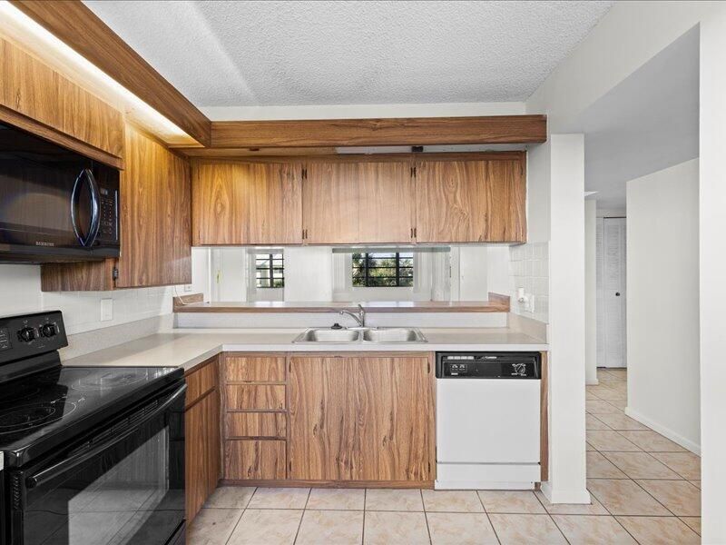 3501 Village Boulevard, Unit 406, West Palm Beach, FL 33409 Photo