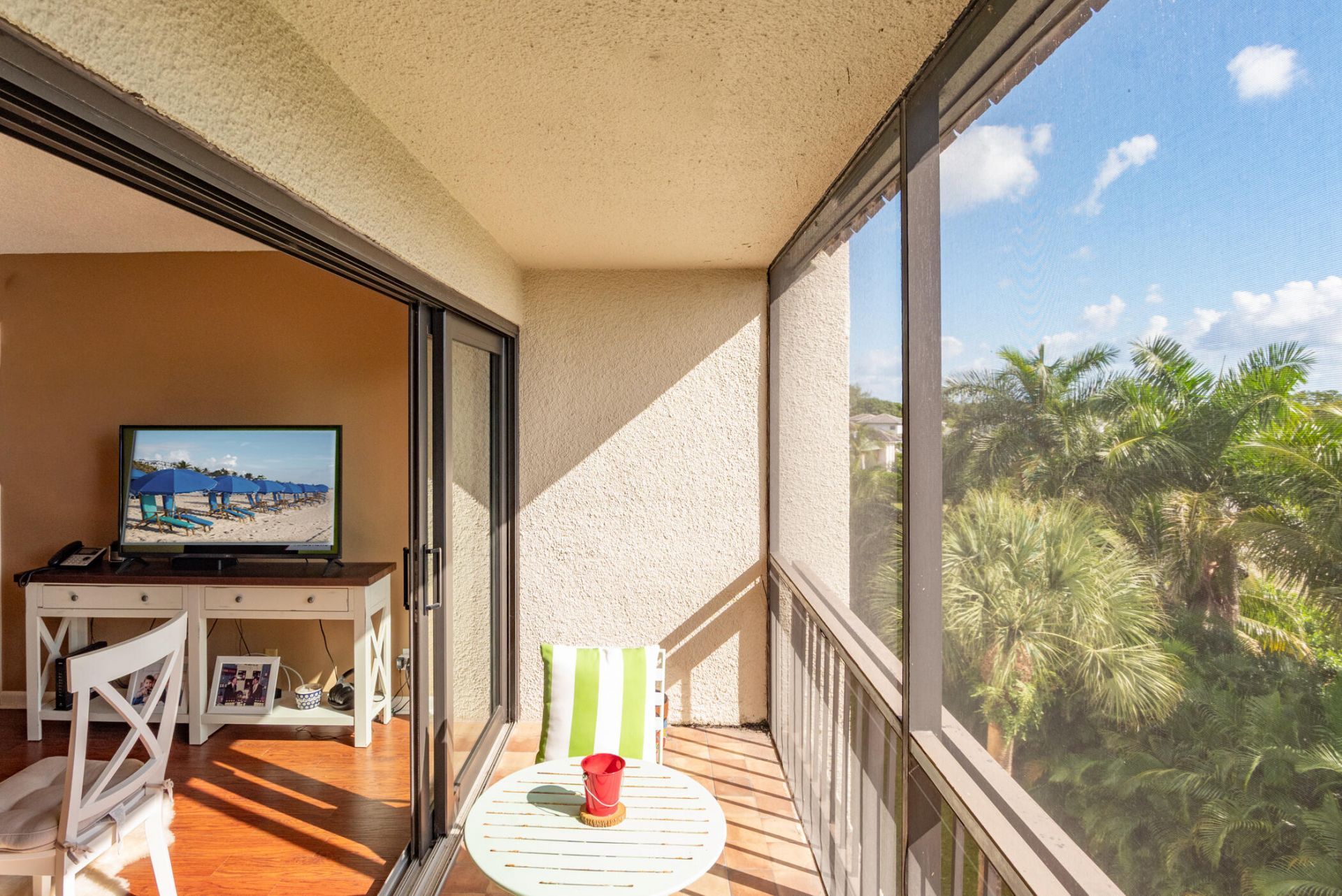 3050 Presidential Way, Unit 403, West Palm Beach, FL 33401 Photo